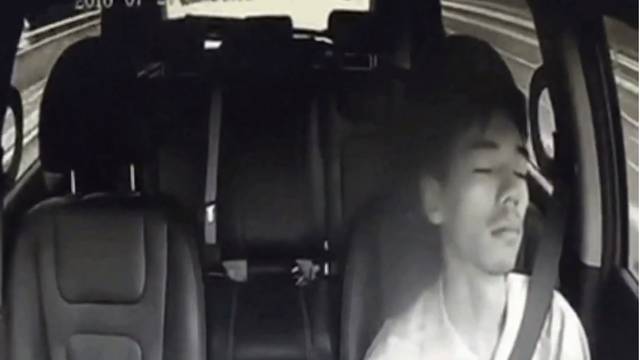 Taksist je zaspao za volanom: Nije poginuo, ali je skupo platio