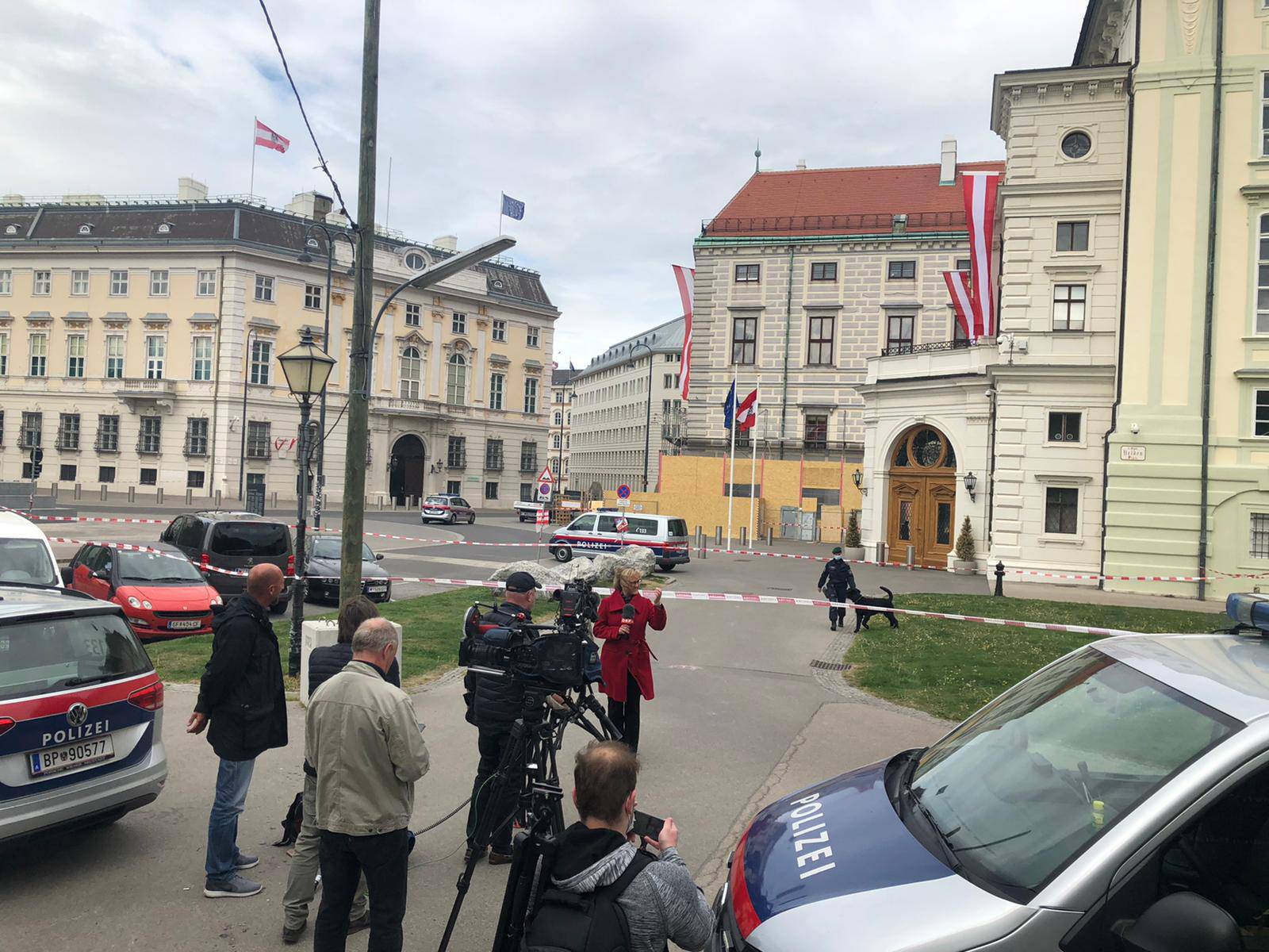 Nakon mačete, bomba: Dojava ispraznila parlament u Beču