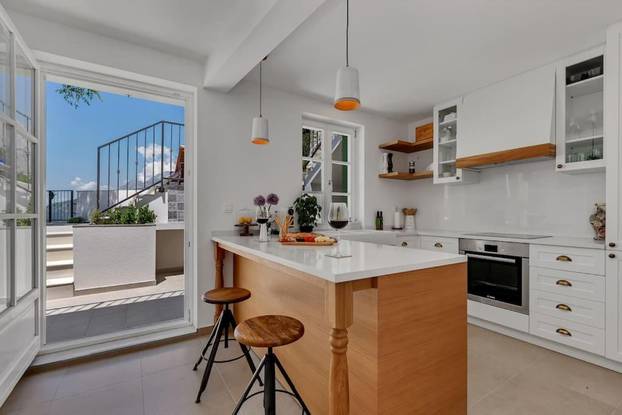 FOTO Kamena kuća stara više od stoljeća kod Makarske danas pruža odmor iz snova