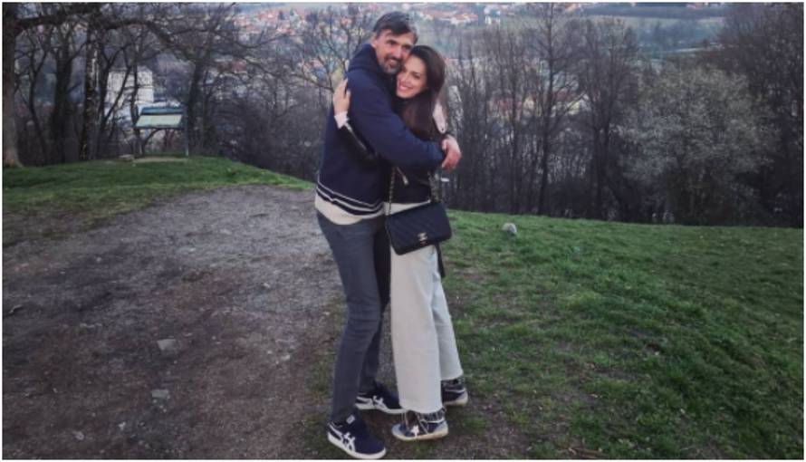 Ivaniševići zaljubljeni kao prvog dana, pozirali zagrljeni u prirodi