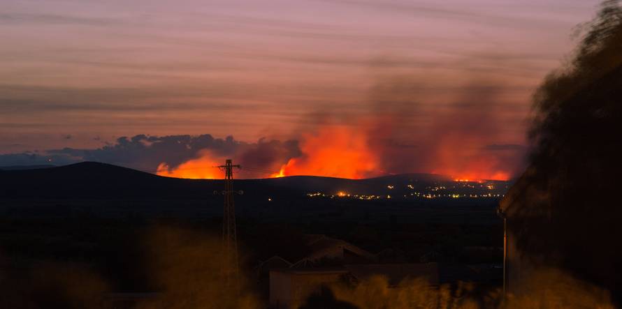 Evakuirali stanovnike sela kod Drniša: 'Ovo je velika nesreća'