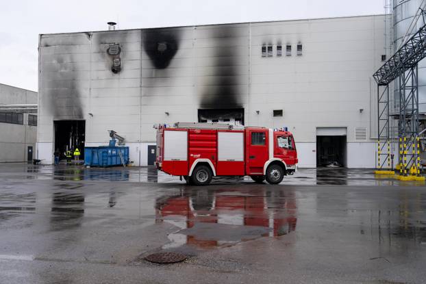 Gorjela velika tvornica parketa u Ogulinu