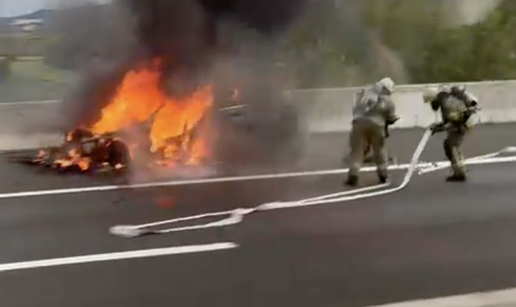 VIDEO Buktinja na A1! Auto potpuno izgorio. 'Stvara se velika kolona prema Zagrebu'