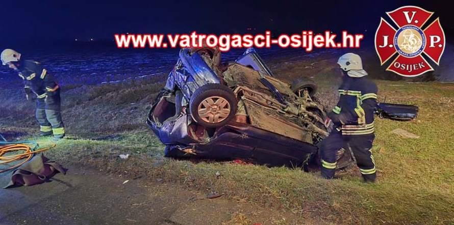 FOTO UŽASA Mladi su čudom preživjeli nesreću kod Osijeka!