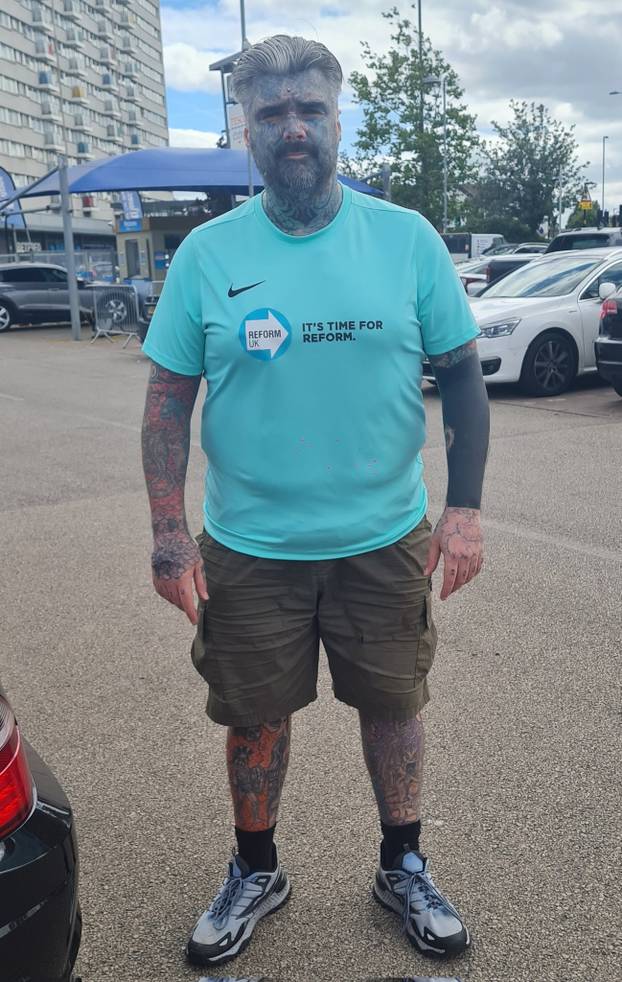 FOTO Više mu ne stane nijedna tetovaža! Uklonio je i bradavice. Evo kako je prije izgledao: Wow