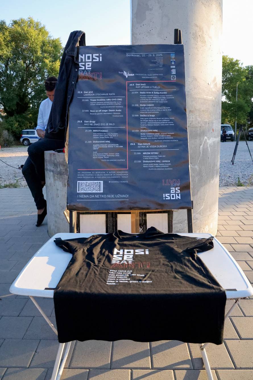 Benkovac: Organizatori benkovačkog festivala "Nosi se" koji je odgođen nakon prosvjeda branitelja održali mirni prosvjed