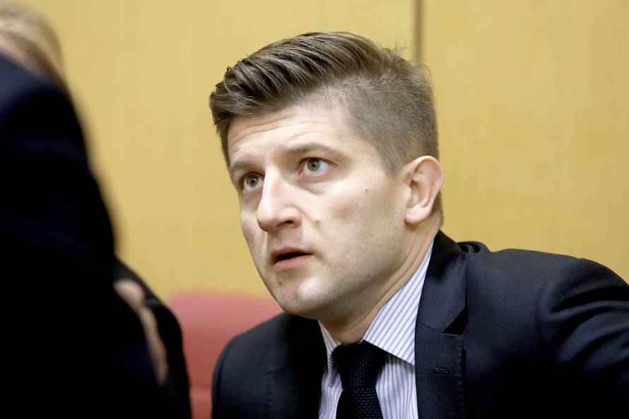 'Prođe li Zakon o doprinosima, stavit ćemo ključeve u bravu!'