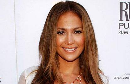 Jennifer Lopez plastični kirurg povećao grudi?