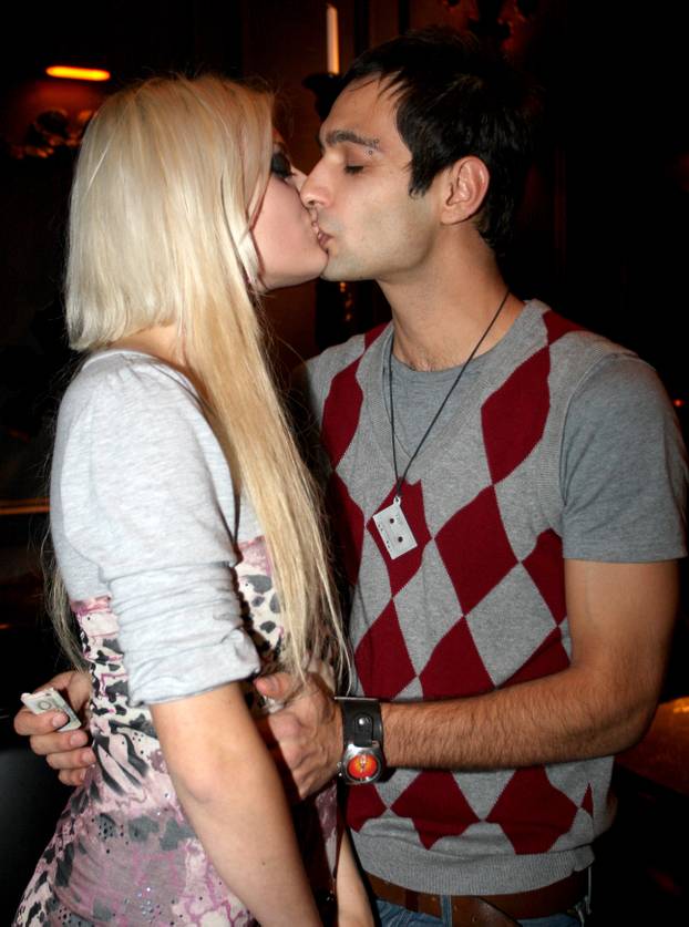 ARHIVA - 2008. Zagreb: Poznati na zabavi povodom tre?eg ro?endana ?asopisa Stars