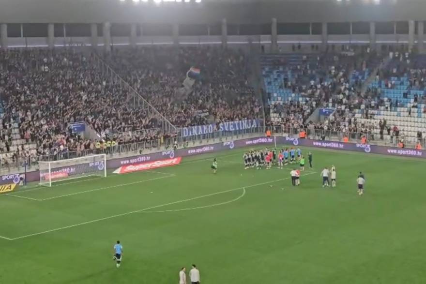 Bad Blue Boysi pozdravili igrače Dinama nakon pobjede nad Osijekom