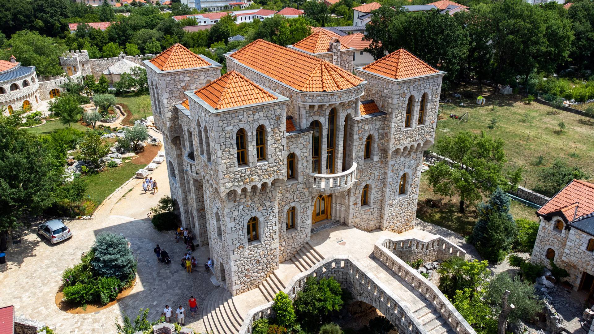 Fotografije iz zraka dvorca u Međugorju