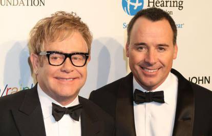 Elton John i suprug David žele žarko posvojiti još jedno dijete