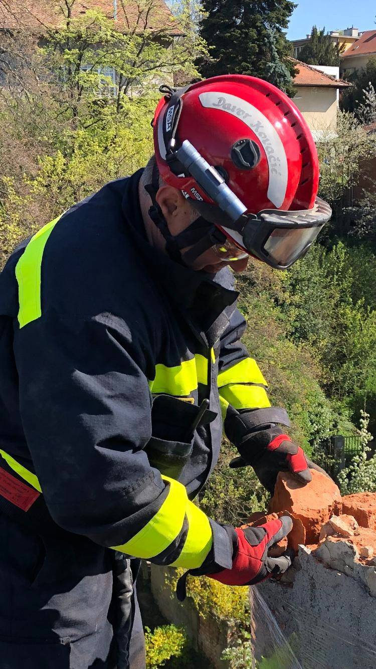 'Davor je živio za vatrogastvo, sanirao je posljedice potresa, pa i Gunju, nikad se nije žalio...'