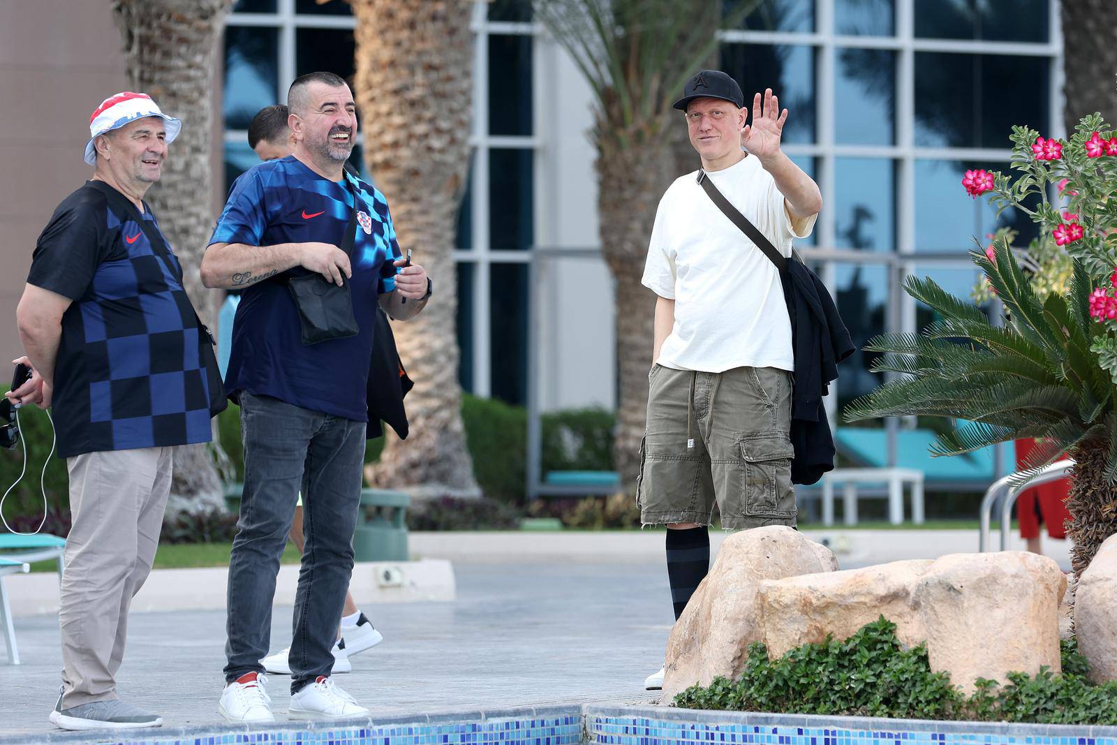 KATAR 2022 - Bivši hrvatski reprezentativac Ivan Klasnić ispred hotela Hilton Doha