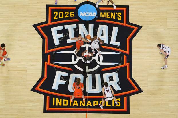 NCAA Basketball: Final Four National Semifinal-Illinois at Connecticut