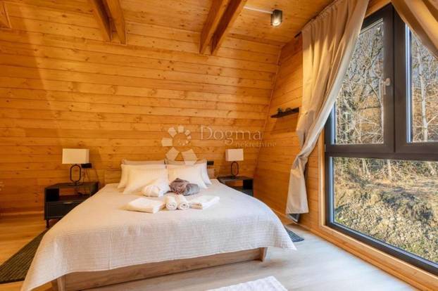 FOTO Ova vila na malom brežuljku u Delnicama nudi luksuz i užitke cijele godine