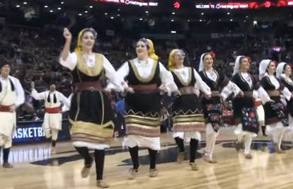 Publika je ostala u čudu: Srbi zaplesali kolo na NBA utakmici