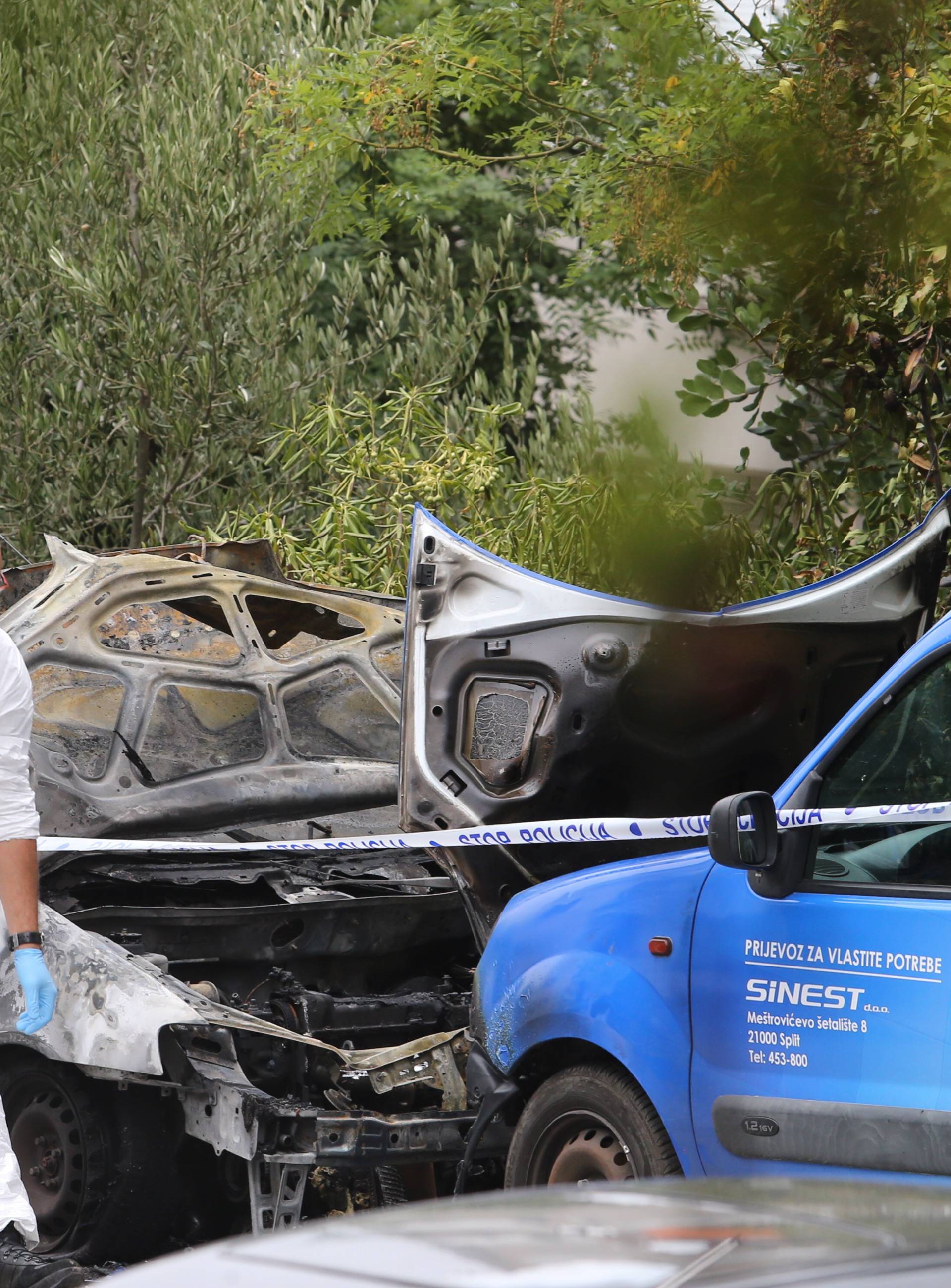 Jedan auto potpuno izgorio, drugi nagorio noćas u Splitu