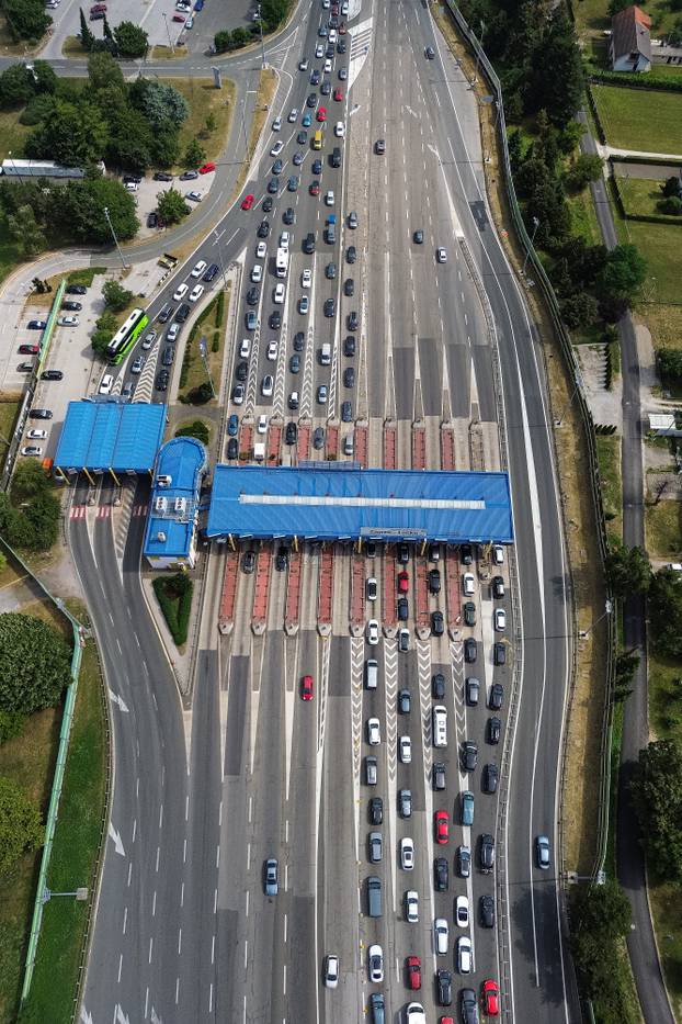 Zagreb: Snimke iz zraka kilometarskih kolona na A1