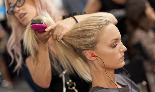 Beauty saveznik: Suhi šampon u gužvi spašava svaku frizuru