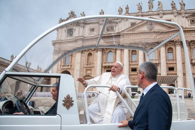 ITALY - WEEKLY GENERAL AUDIENCE - 2022/11/16