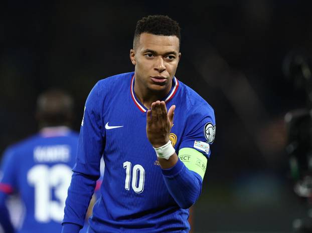 World Cup - UEFA Qualifiers - Group D - France v Ukraine