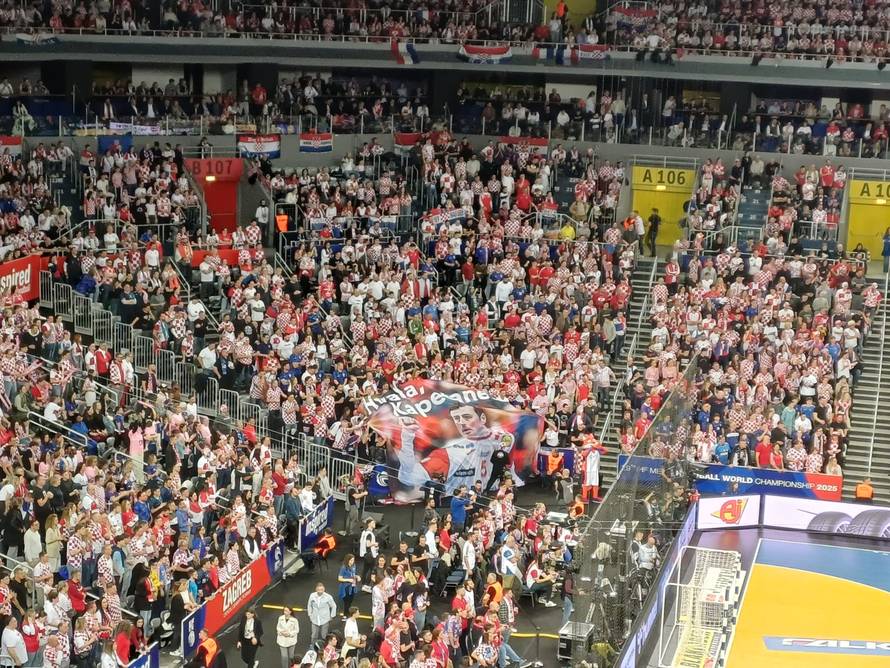 FOTO Hvala, kapetane! Navijači Duvnjaku podignuli transparent