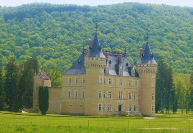 FOTO Dvorci diljem svijeta na prodaju! Neki imaju 200 soba, tamnice, jezera, šume i potoke