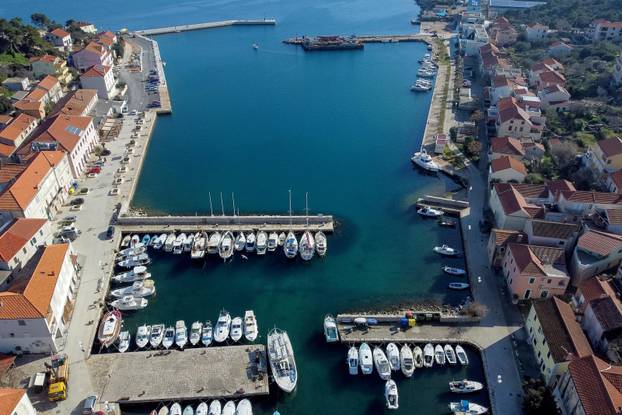 Luka Sali dobila je novi lukobran, veću obalu i dublji gaz. Pogledajte kako izgleda iz zraka