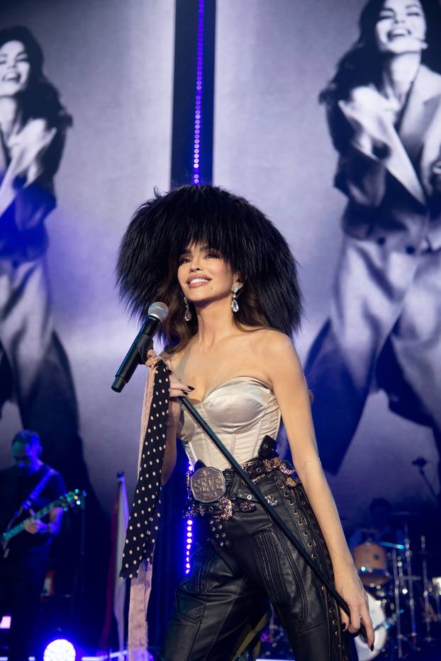 FOTO Kakva kombinacija! Evo u čemu je Seve nastupila u Areni