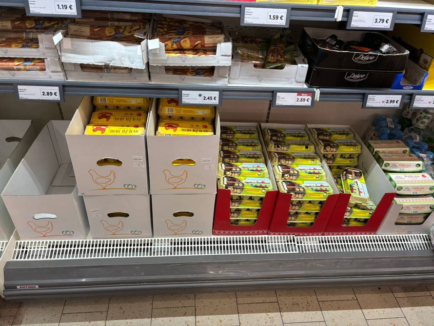 U trgovinama nema jaja: U velikim centrima police su sve praznije: Evo o čemu se radi!