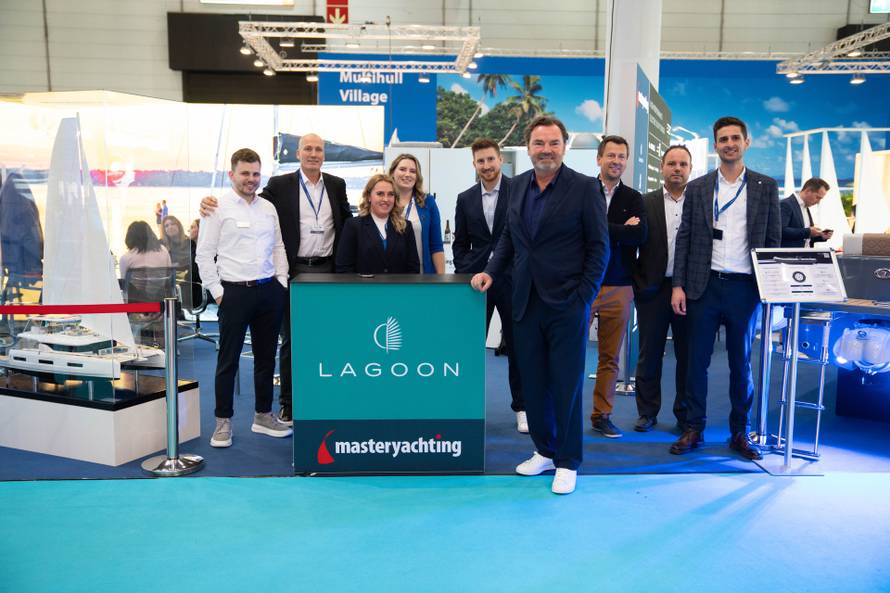 Na sajmu u Düsseldorfu velikom feštom tvrtka Master Yachting proslavila 45 godina postojanja