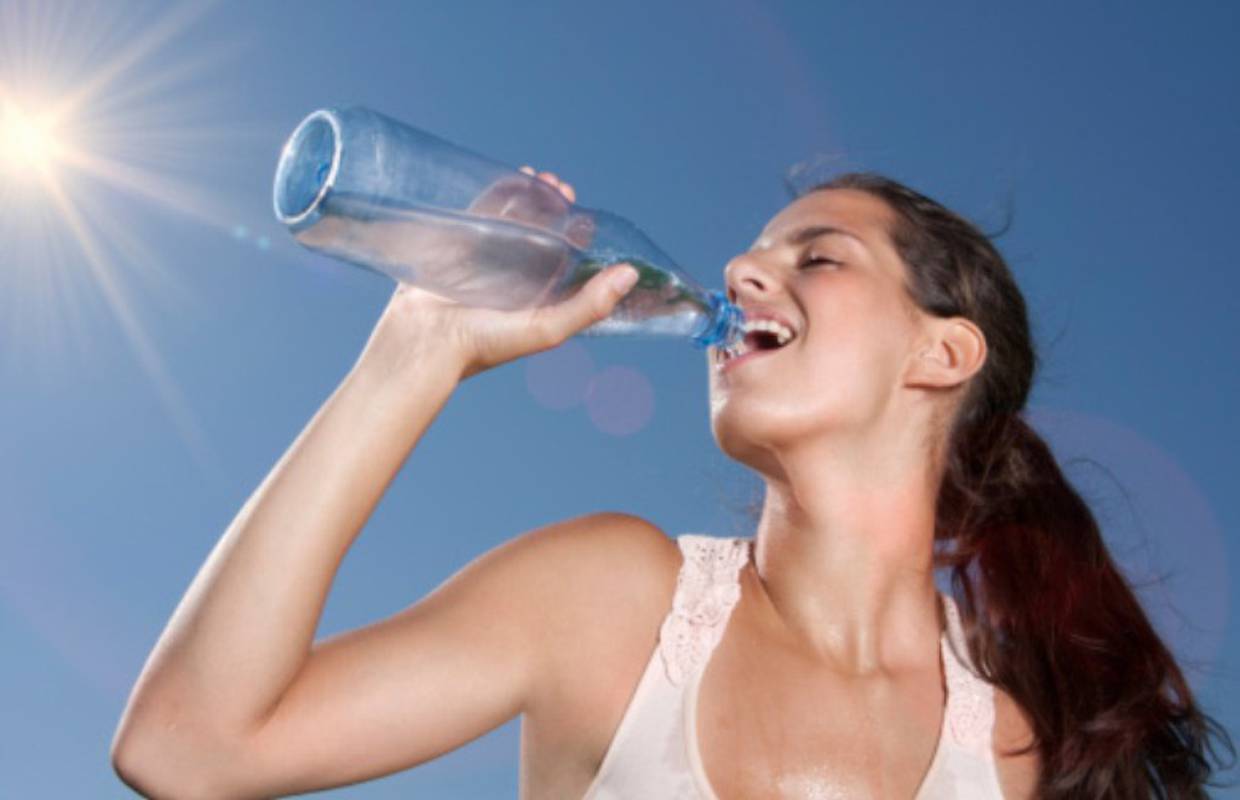 Napravite plavu solarnu vodu: Odlično čisti tijelo i iscjeljuje