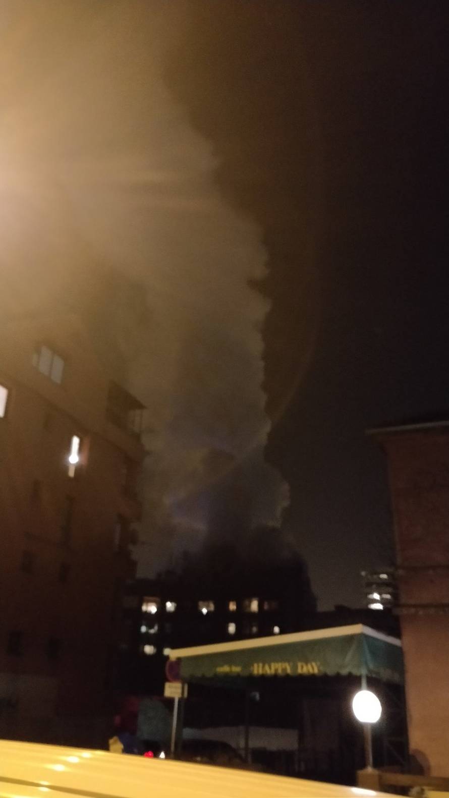 Veliki požar zahvatio je osam stanova, evakuirali sve stanare