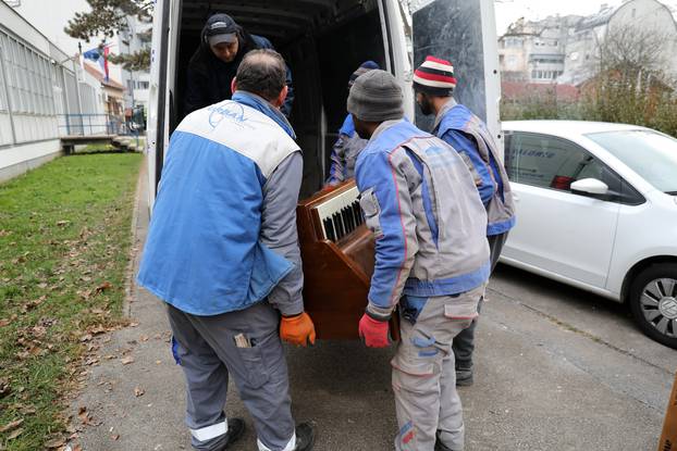 Zagreb: Deložacija Enimarka Ponjevića iz gradskog objekta na Vrbiku