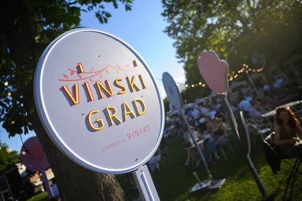 Zagreb: Otvorenje open-air festivala Vinski grad