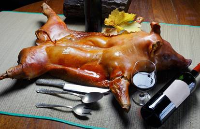 KUNOMJER Prije 4 godine kila odojka bila je 25 kn. Sad je 54!