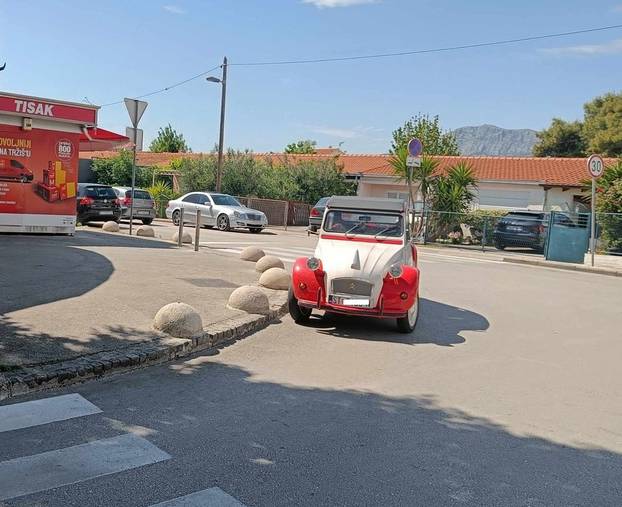 Ovako se parkira u Hrvatskoj: Biseri uzeli mjesta invalidima, pješacima za hodanje, dostavi...