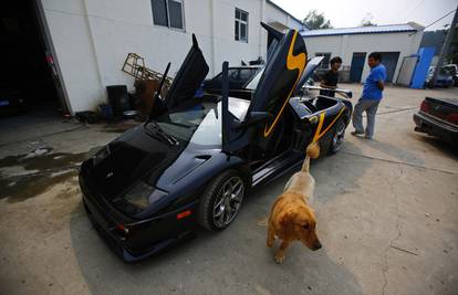 Original stoji pravo bogatstvo: Kod kuće 'složili' Lamborghini