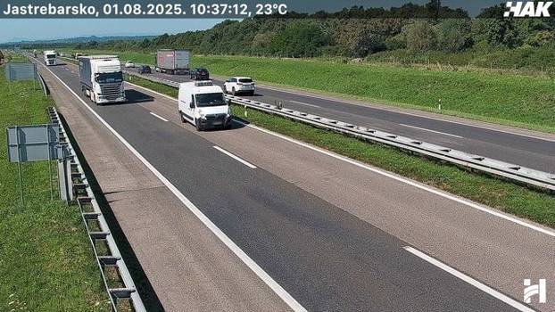 FOTO Kreće udarni vikend, kod Lučkog se zagužvalo: Kolone su prema moru, vozi se usporeno