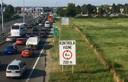 Zadnji udarni vikend: Na ulazu u Zagreb kolona oko kilometra