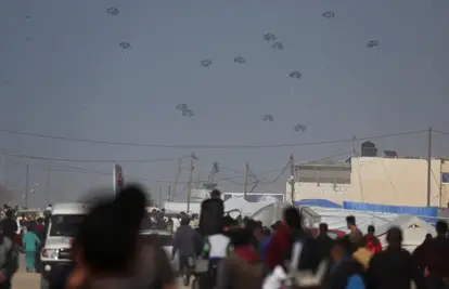 VIDEO Užas. Ubijaju ih rakete u Gazi, a sad i paketi pomoći koji padaju iz zraka: 'Petero mrtvih'