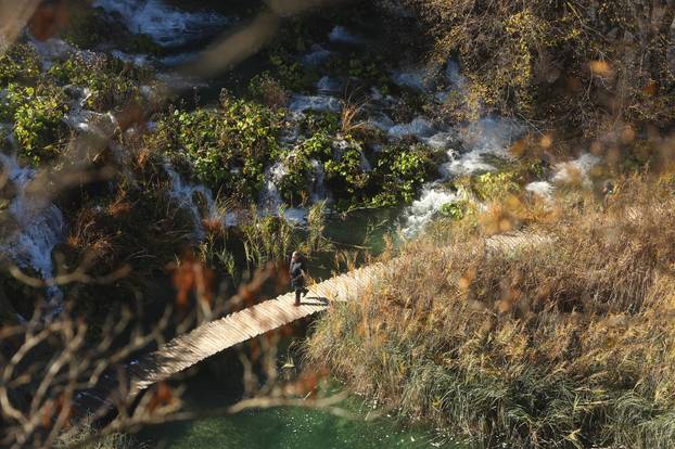 Jesenska idila na Plitvicama gdje je pao i snijeg