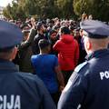 Sukob migranata i policije u Velikoj Kladuši: 'Ne tucite nas!'