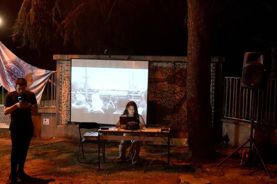 Beogradski studenti  nastavlju prosvjed ispred Radio-televizije Srbije na Košutnjaku