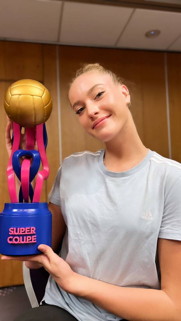 FOTO Nekoć je jahala, a danas je vrsna odbojkašica u Turskoj. Ona je 198 cm visoka senzacija