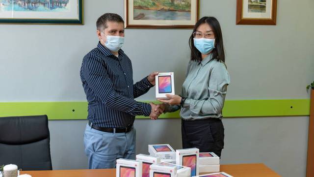 Huawei donirao 100 tableta za učenike osnovnih škola u okolici Vukovara