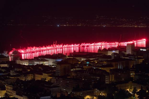Bakljada i vatromet Armade u Rijeci: Obilježili su Dan pobjede