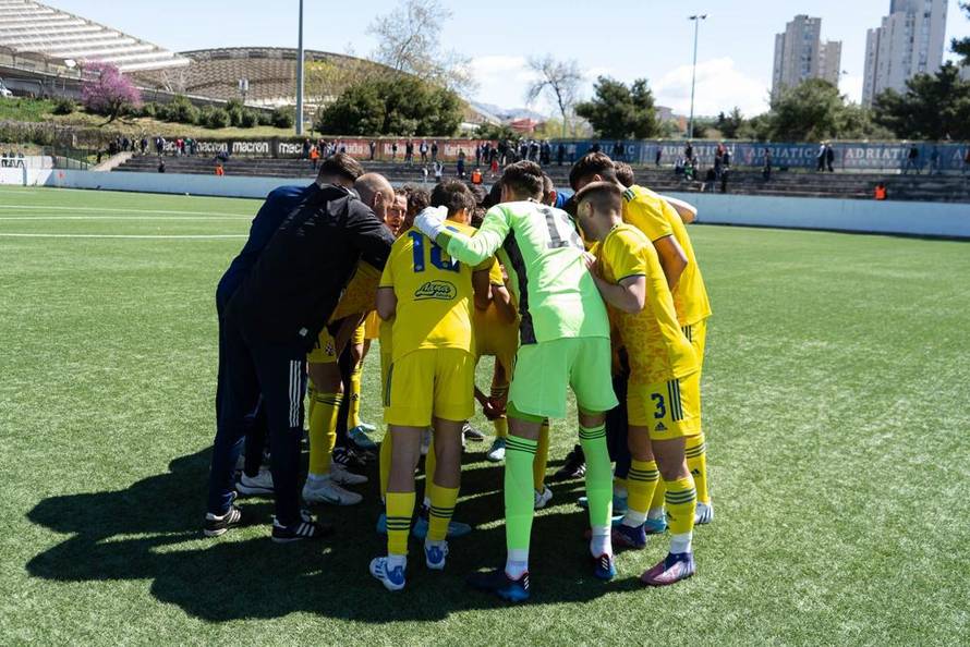 Uvertira u derbi: Pioniri Dinama izbacili 'bile', a juniori pobijedili Osijek i osigurali finale Kupa