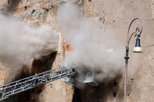 Parts of Torre dei Conti tower collapse in Rome